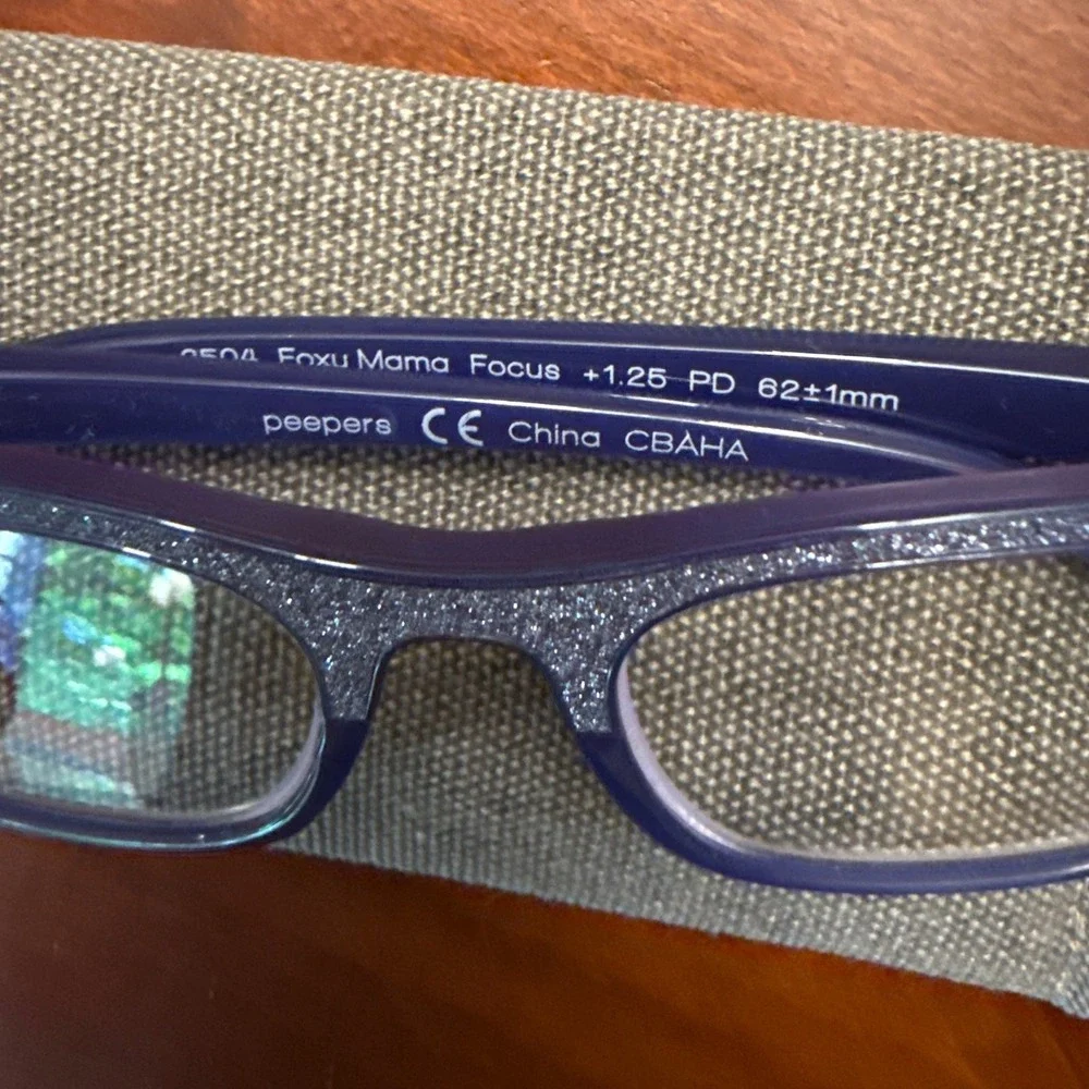 Peepers +1.25 reading glasses Foxy Mama blue glitter sparkle with case EUC